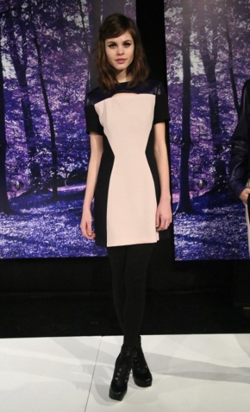 I'm obsessing over this dress from the Charlotte Ronson preview... So perfect for fall! The cut is to die for.